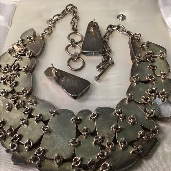 Sterling Pink Conch Necklace & Earrings - Picture 4 of 6